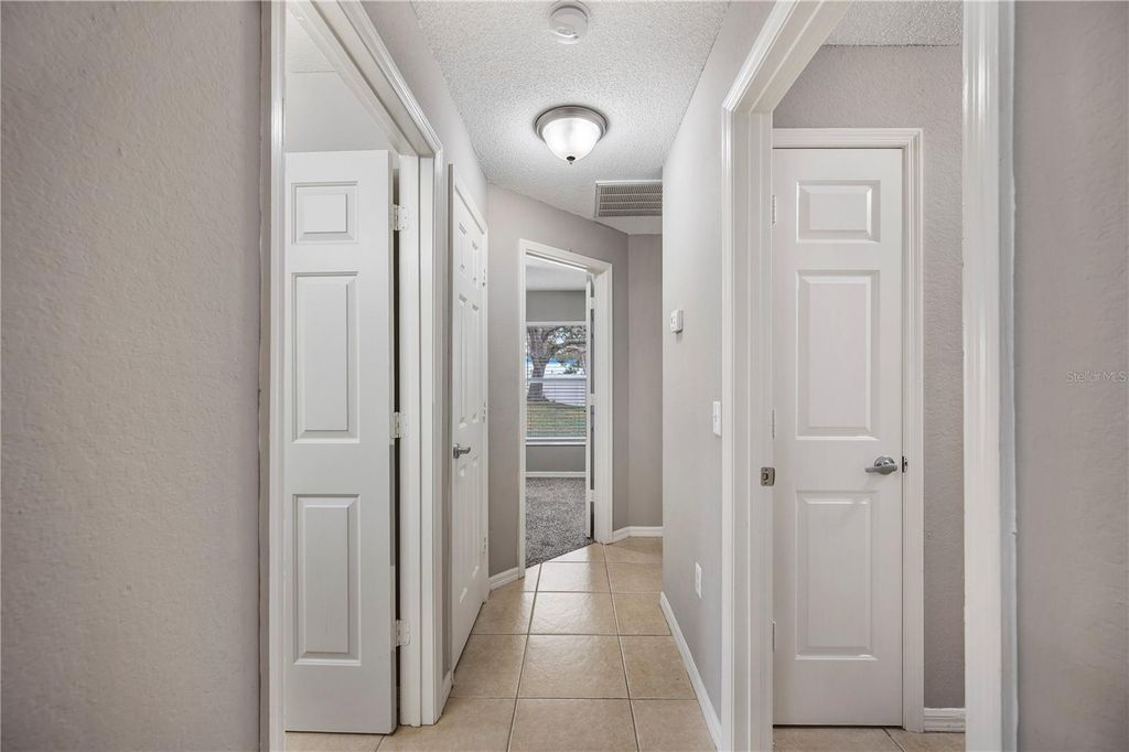 Image 21 of property listing at 5304 RAY PLACE, Lakeland, FL 33813