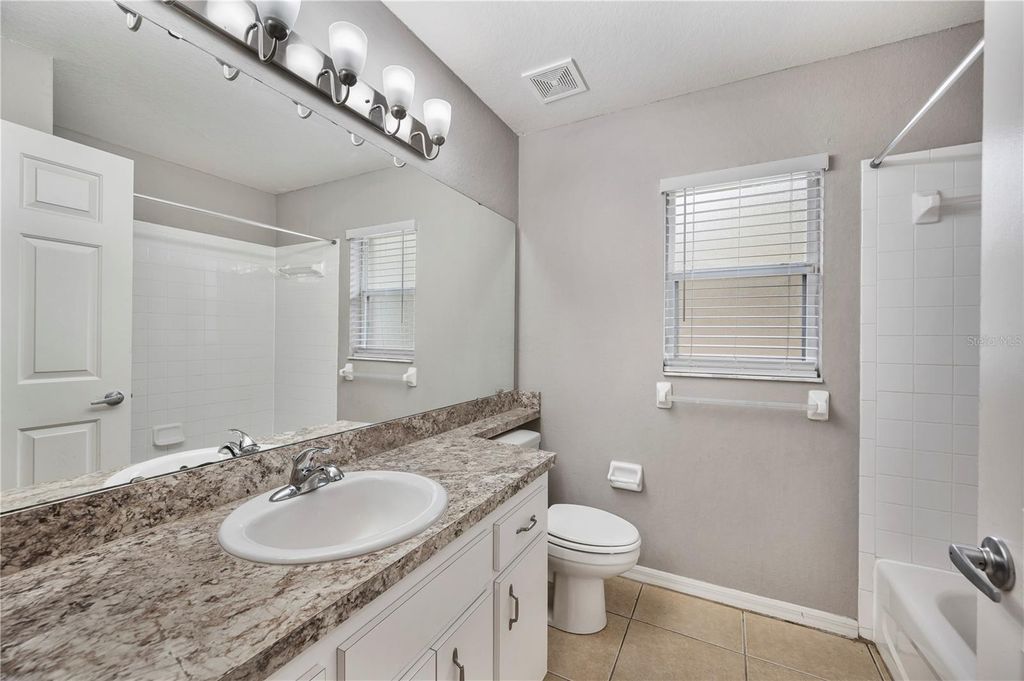 Image 23 of property listing at 5304 RAY PLACE, Lakeland, FL 33813