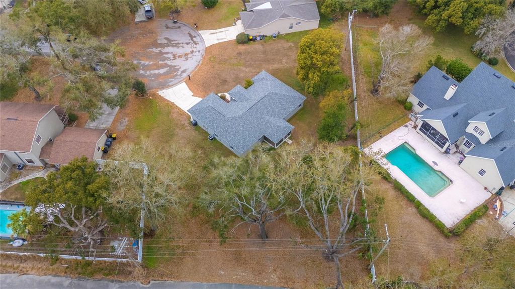 Image 39 of property listing at 5304 RAY PLACE, Lakeland, FL 33813