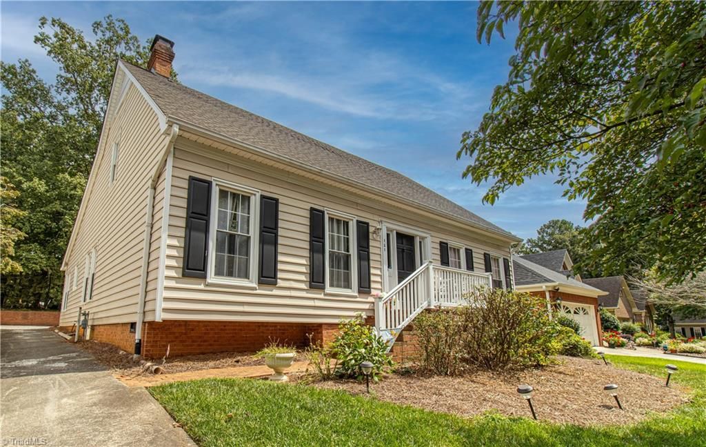 121 Wellesborough Road, Winston-salem, NC 27104