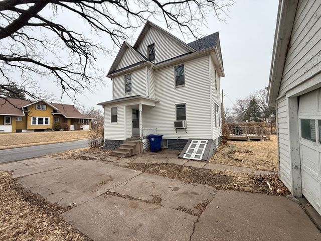 2528 Farnam Street, Davenport, IA 52803