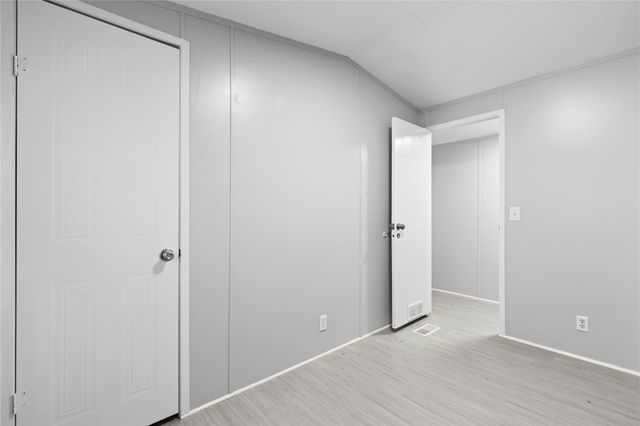 184 Lions Circle, Onalaska, TX 77360