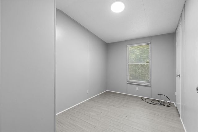 184 Lions Circle, Onalaska, TX 77360