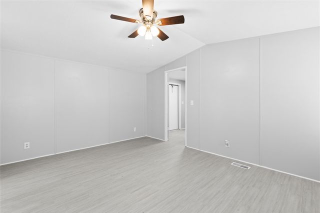 184 Lions Circle, Onalaska, TX 77360