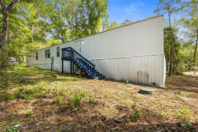 184 Lions Circle, Onalaska, TX 77360