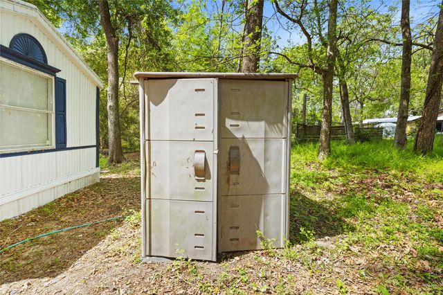 184 Lions Circle, Onalaska, TX 77360