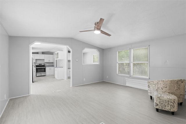 184 Lions Circle, Onalaska, TX 77360