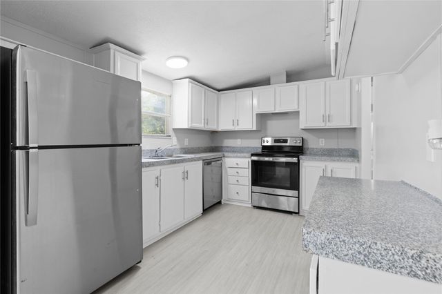 184 Lions Circle, Onalaska, TX 77360