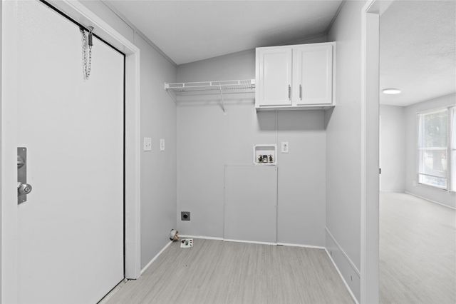 184 Lions Circle, Onalaska, TX 77360