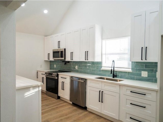1402 Bayou Shore Drive, Galveston, TX 77551