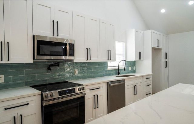 1402 Bayou Shore Drive, Galveston, TX 77551