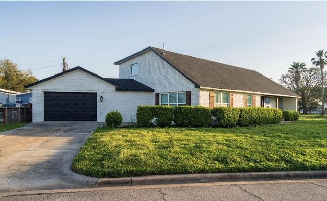 1402 Bayou Shore Drive, Galveston, TX 77551