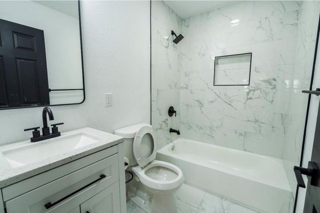 1402 Bayou Shore Drive, Galveston, TX 77551