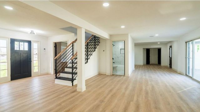 1402 Bayou Shore Drive, Galveston, TX 77551