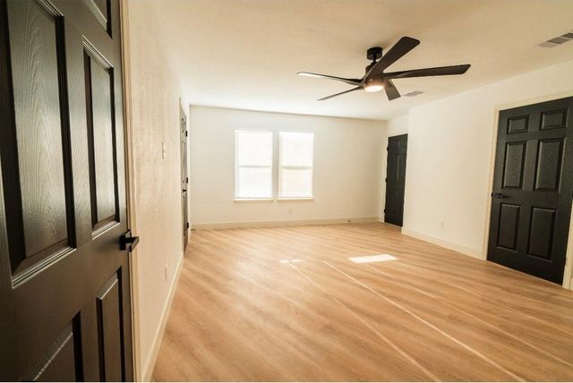 1402 Bayou Shore Drive, Galveston, TX 77551