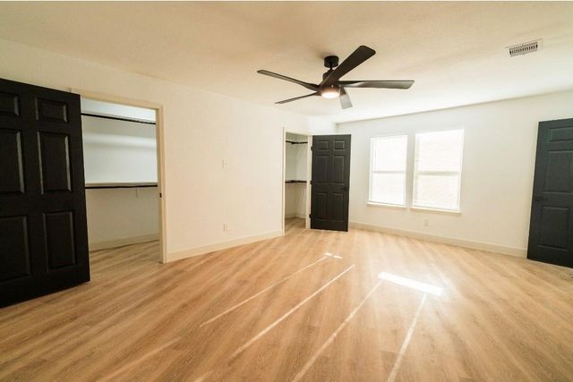 1402 Bayou Shore Drive, Galveston, TX 77551