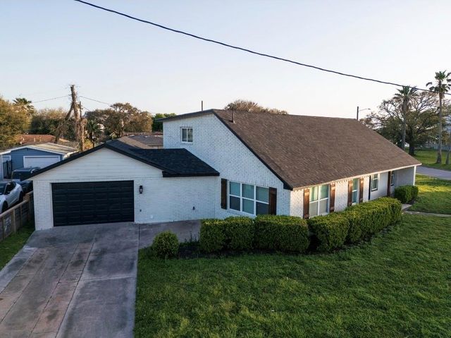 1402 Bayou Shore Drive, Galveston, TX 77551