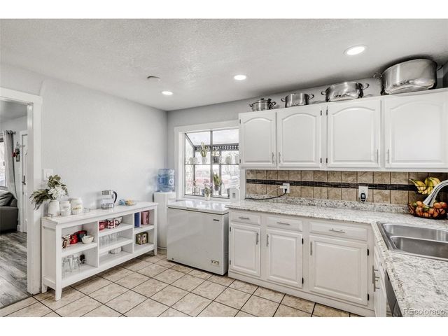 970 Nile St, Aurora, CO 80010