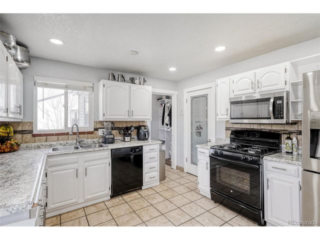 970 Nile St, Aurora, CO 80010