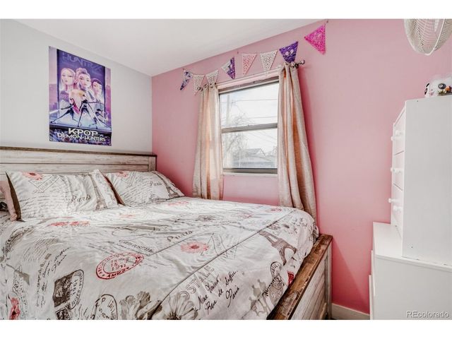 970 Nile St, Aurora, CO 80010