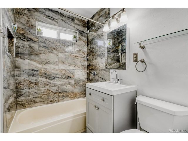 970 Nile St, Aurora, CO 80010