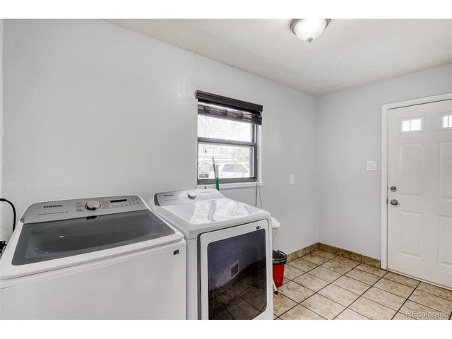 970 Nile St, Aurora, CO 80010