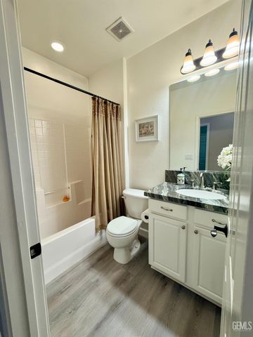414 Lumberton Drive, Bakersfield, CA 93312