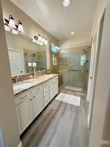 414 Lumberton Drive, Bakersfield, CA 93312