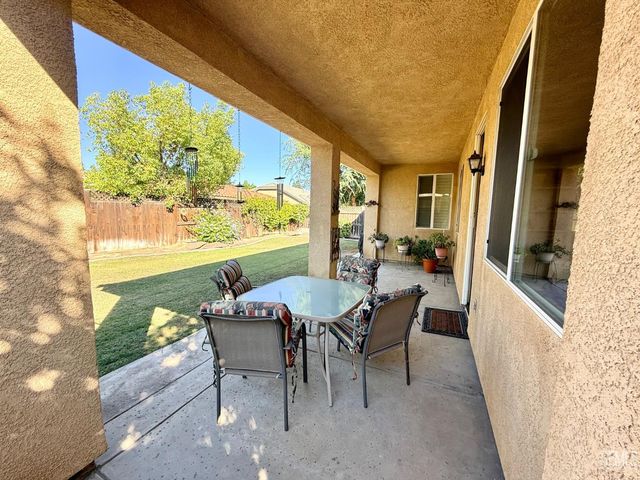 414 Lumberton Drive, Bakersfield, CA 93312