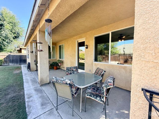 414 Lumberton Drive, Bakersfield, CA 93312