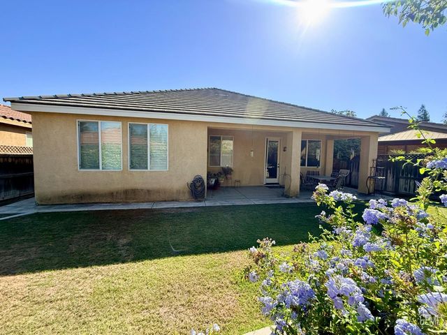 414 Lumberton Drive, Bakersfield, CA 93312
