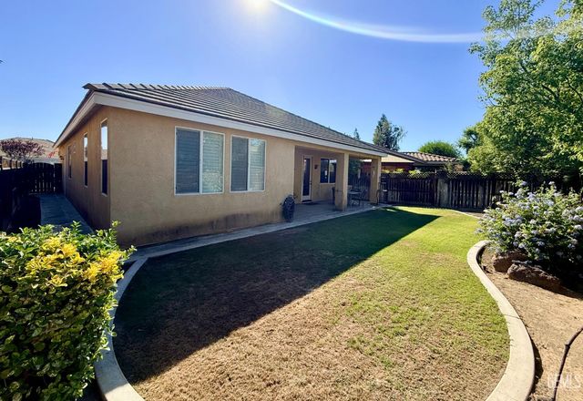 414 Lumberton Drive, Bakersfield, CA 93312