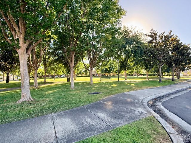 414 Lumberton Drive, Bakersfield, CA 93312