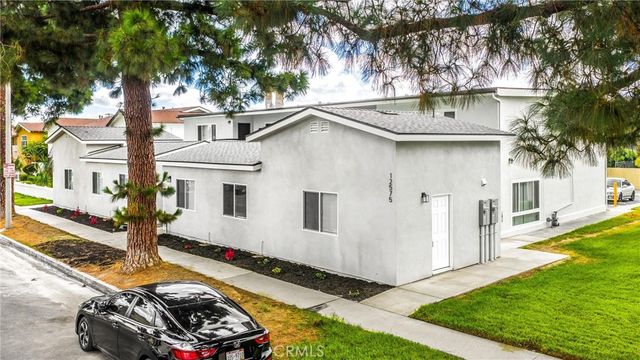 12571 Kensington Lane 6, Garden Grove, CA 92840