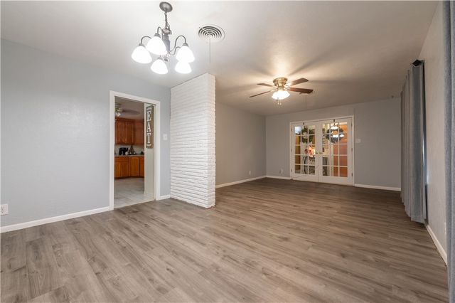 304 Elizabeth Ave, Kingsville, TX 78363