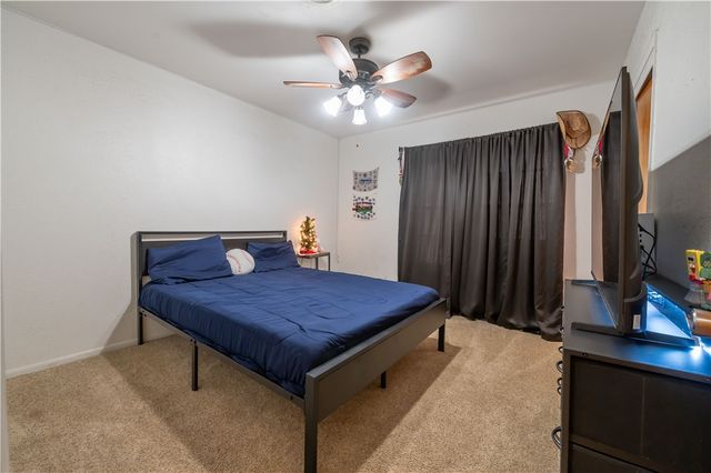 304 Elizabeth Ave, Kingsville, TX 78363