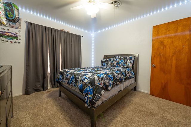 304 Elizabeth Ave, Kingsville, TX 78363