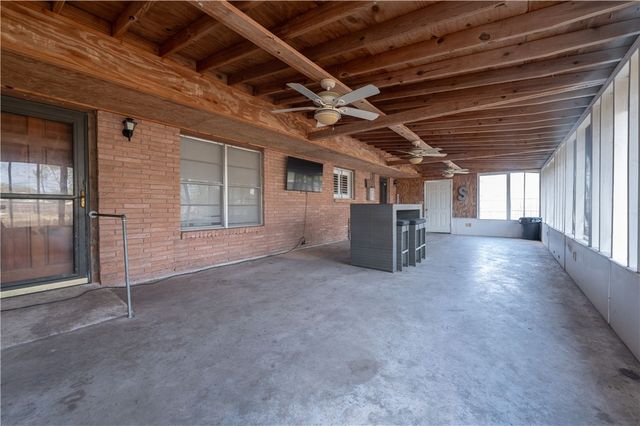 304 Elizabeth Ave, Kingsville, TX 78363