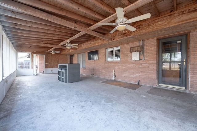 304 Elizabeth Ave, Kingsville, TX 78363