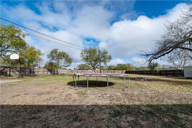 304 Elizabeth Ave, Kingsville, TX 78363