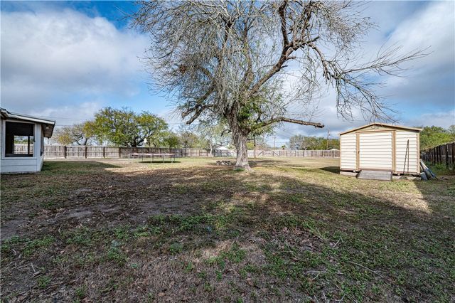 304 Elizabeth Ave, Kingsville, TX 78363