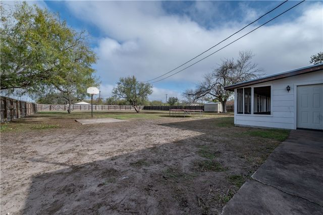 304 Elizabeth Ave, Kingsville, TX 78363