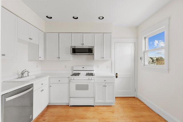 3 Clayton St 3, Watertown, MA 02472