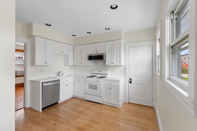 3 Clayton St 3, Watertown, MA 02472