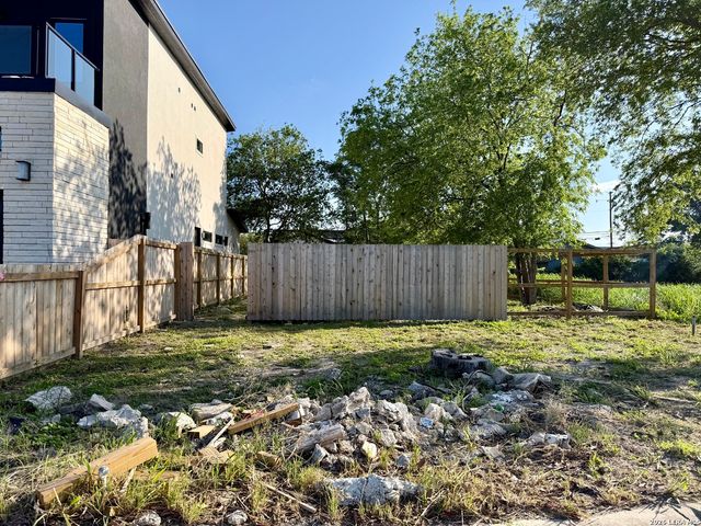234 Cassiano, San Antonio, TX 78204