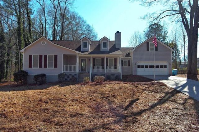 136 Crown Forest Drive, Mcdonough, GA 30252