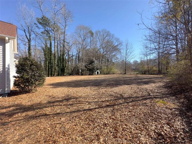 136 Crown Forest Drive, Mcdonough, GA 30252