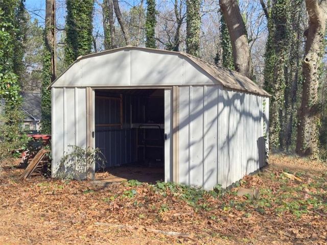 136 Crown Forest Drive, Mcdonough, GA 30252