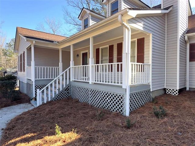 136 Crown Forest Drive, Mcdonough, GA 30252