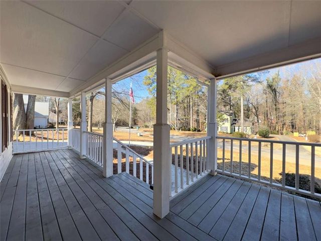 136 Crown Forest Drive, Mcdonough, GA 30252